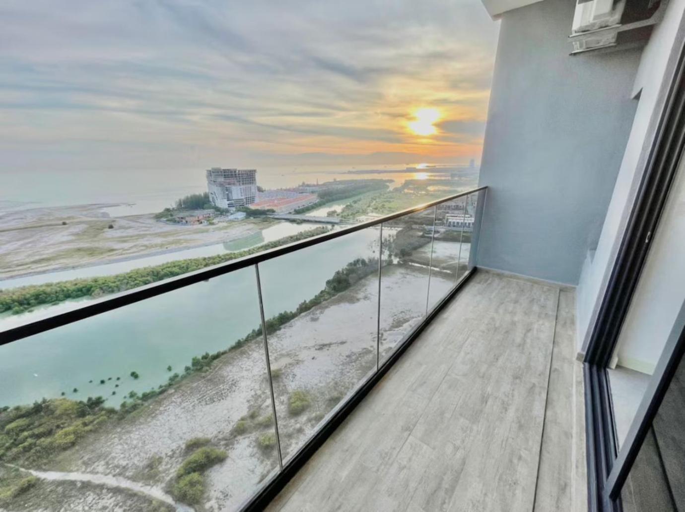 Imperio Residence Melaka Esterno foto