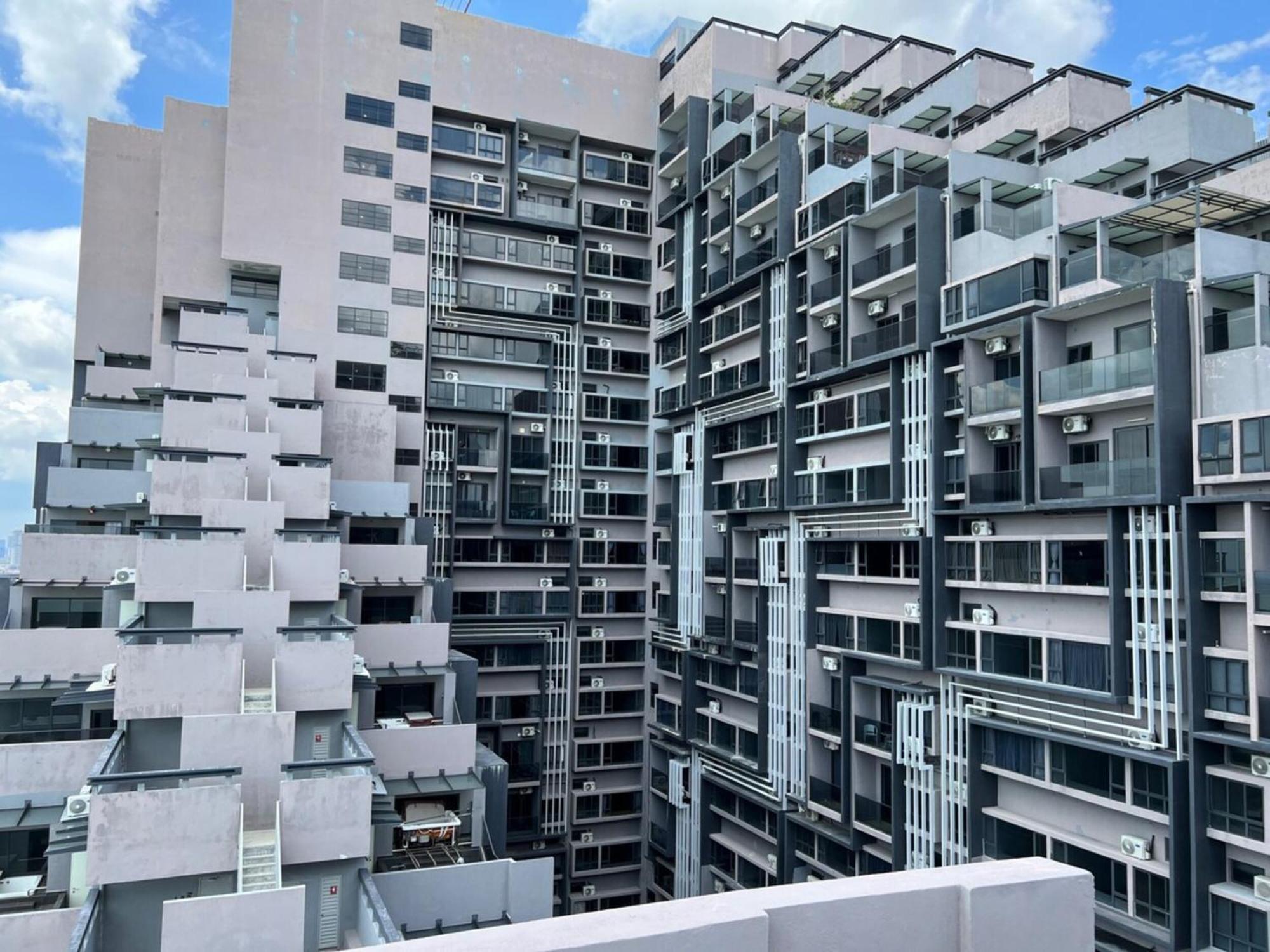 Imperio Residence Melaka Esterno foto
