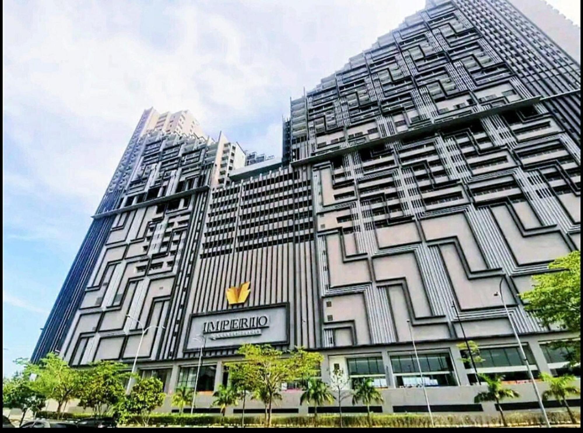 Imperio Residence Melaka Esterno foto
