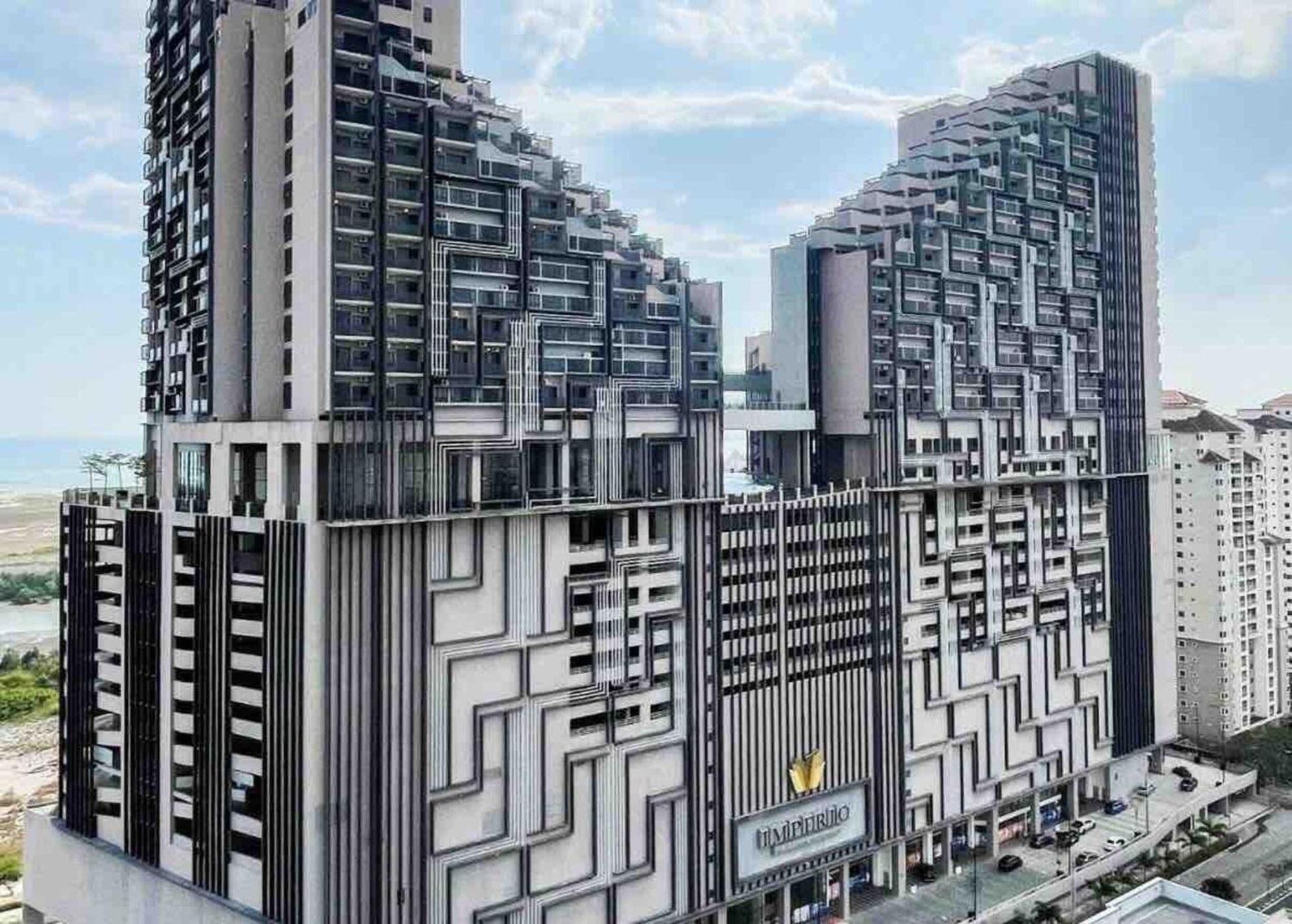 Imperio Residence Melaka Esterno foto
