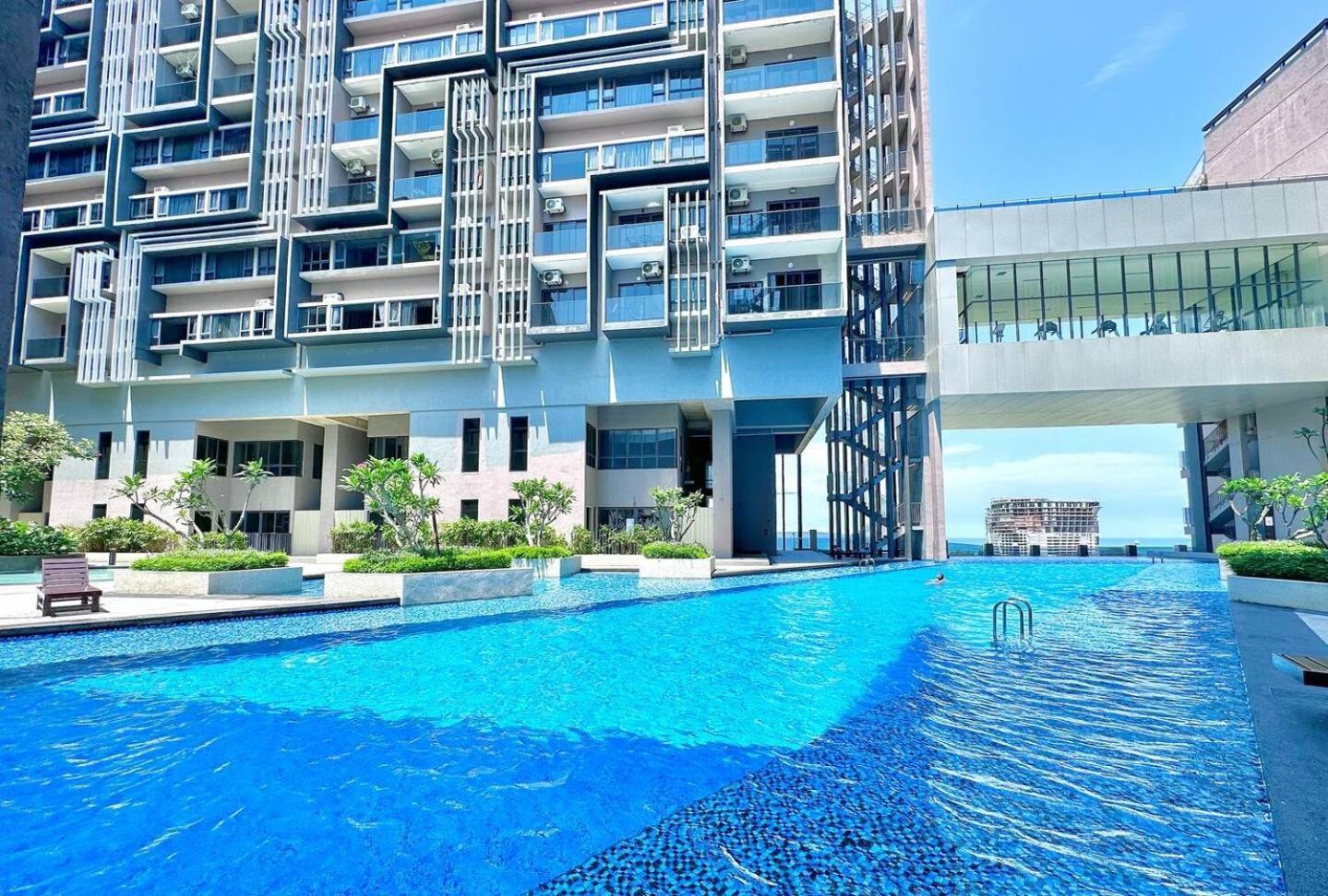 Imperio Residence Melaka Esterno foto
