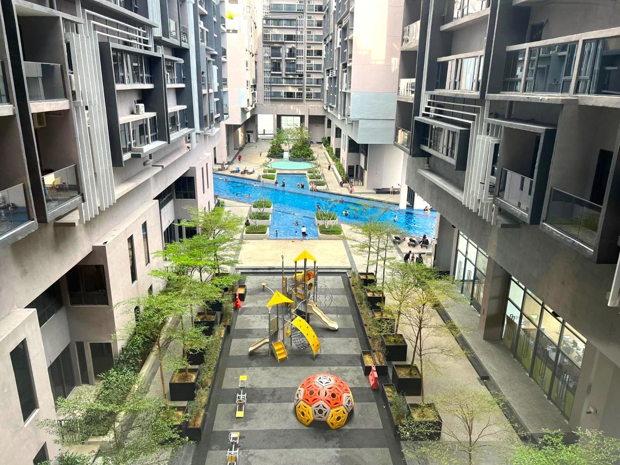 Imperio Residence Melaka Esterno foto