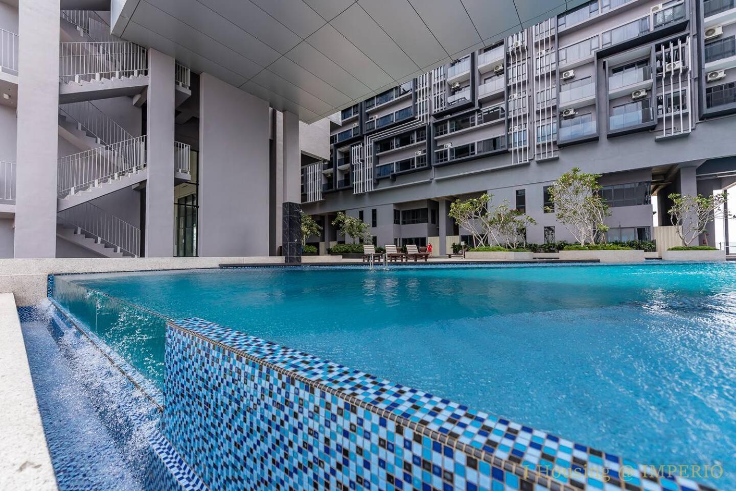 Imperio Residence Melaka Esterno foto